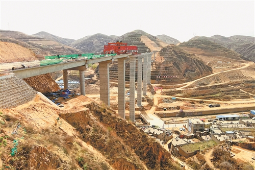 ��֬����Ŀ��������׷�ϳ�Խ