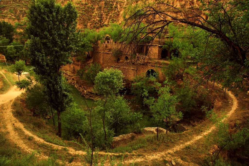 ��ҹ��壺��ׯ̽Ѱ