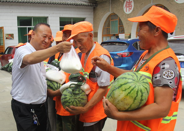 ��ҹ���չ��Ϊ������������Ա�������������